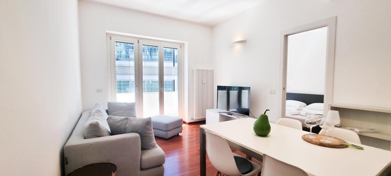 Joivy Superb Flat, 2 Balconies & Skyscrapers View Appartement Milaan Buitenkant foto